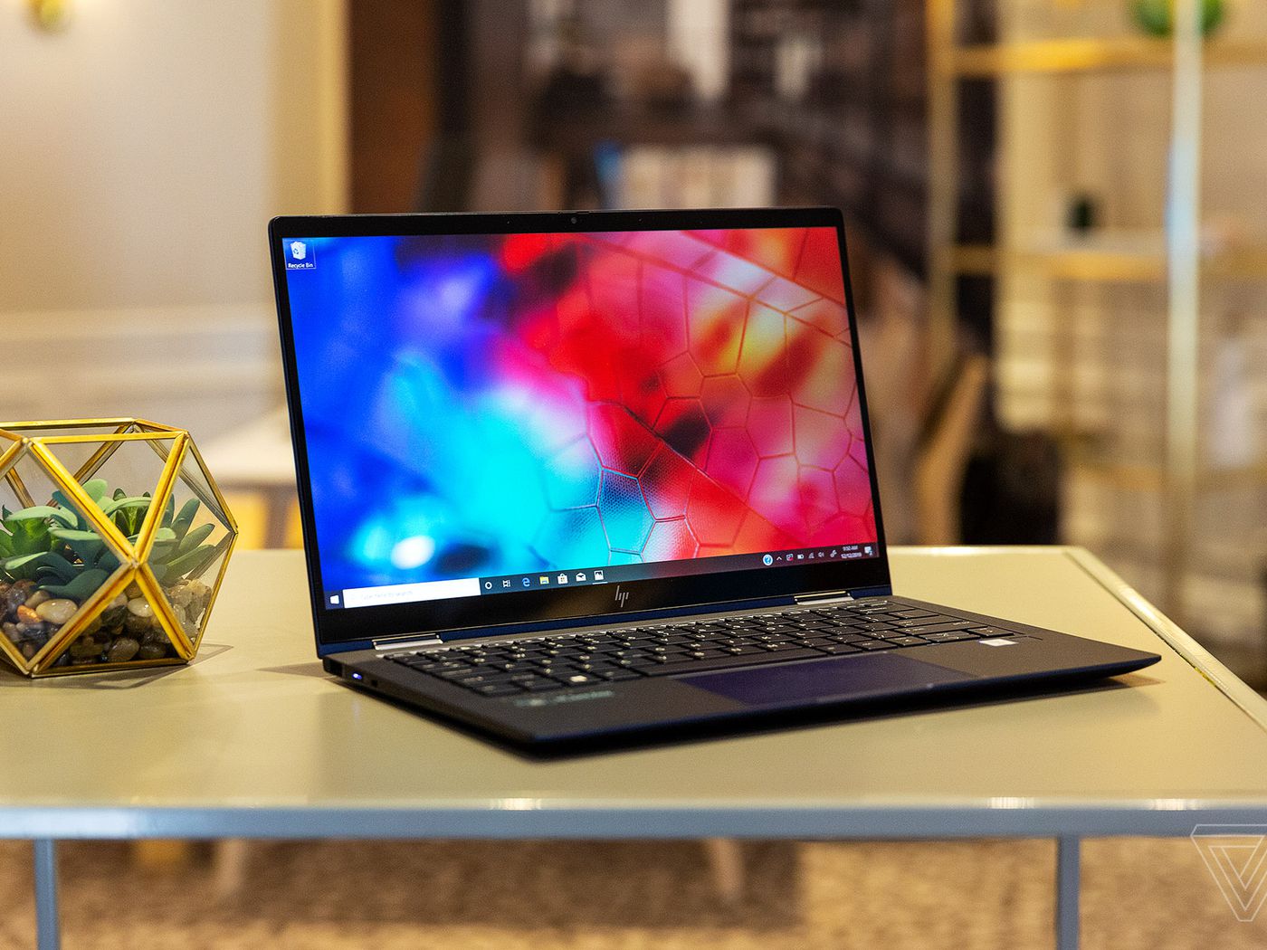 HP dispatches two new Dragonfly PCs with 5G and Tile following built in