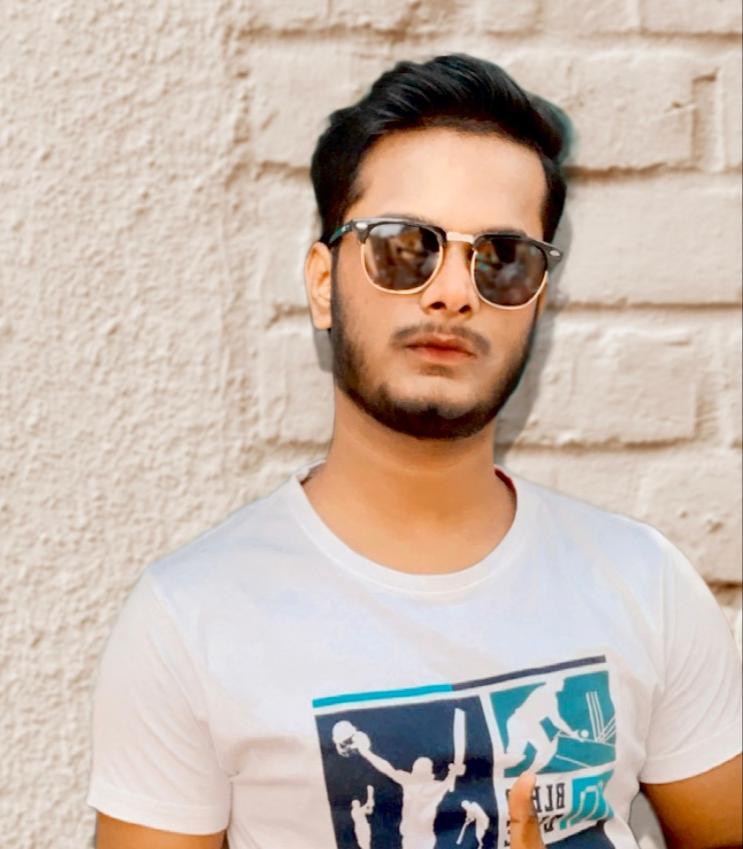 Manish Kumar Singh, Digital Entrepreneur on his way to become Millionaire.