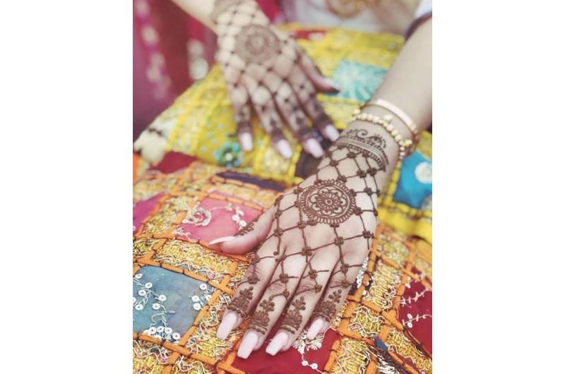 4 Ways Mehendi Design Can Change Your Look