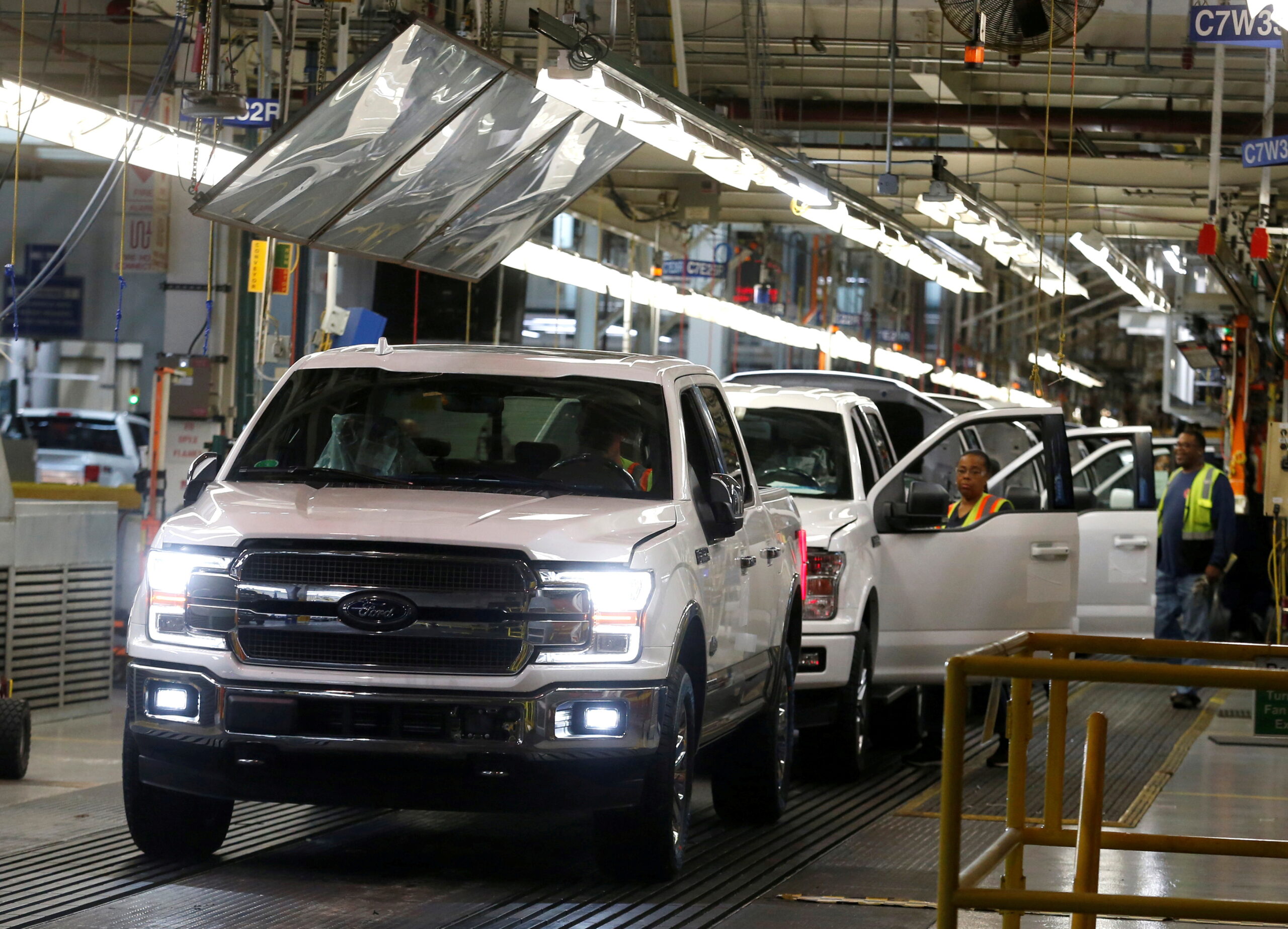 Ford cuts production again over chip deficiency, F-150 plants influenced