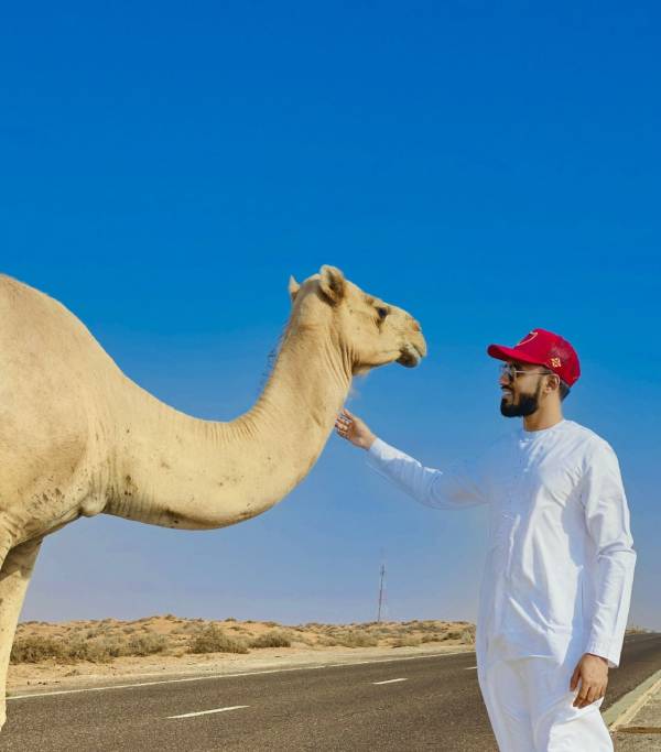 The renowned performer of Dubai Nadir Bin Nasir moves his direction to the top, acquiring a huge Instagram devotee base