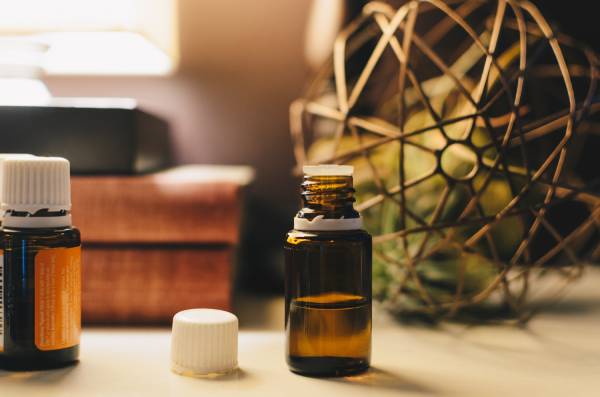 7 Essential Oils to Use for Aromatherapy in Your Home