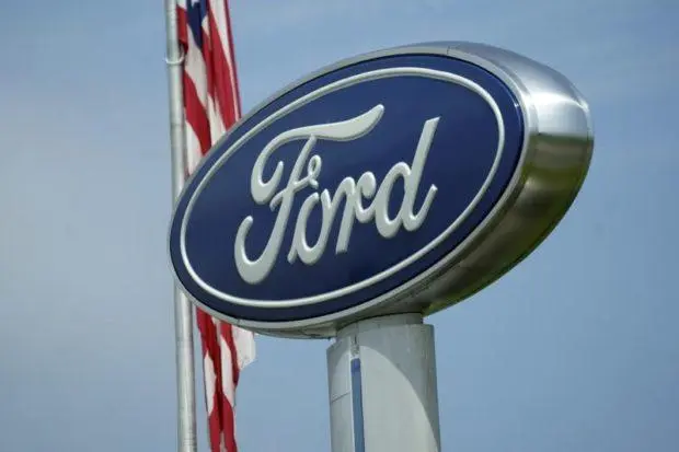  Ford contributs $50 million in an EV battery recycling organization