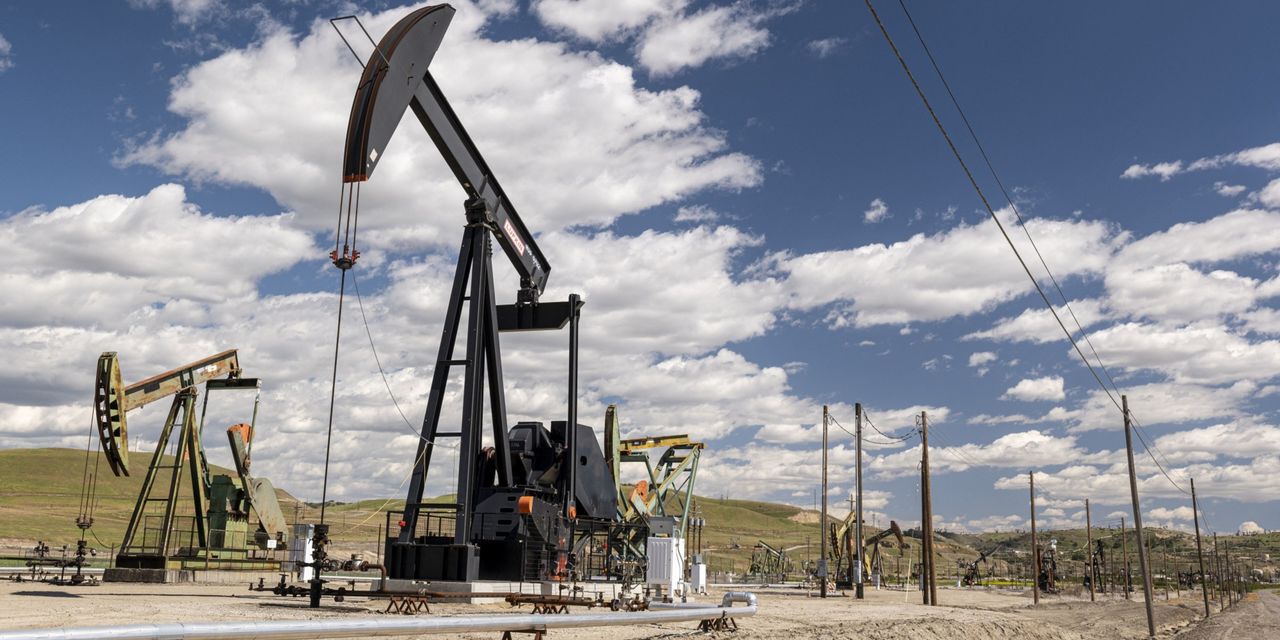 Oil bounce back towards $72 on Omicron trusts, Iran talks