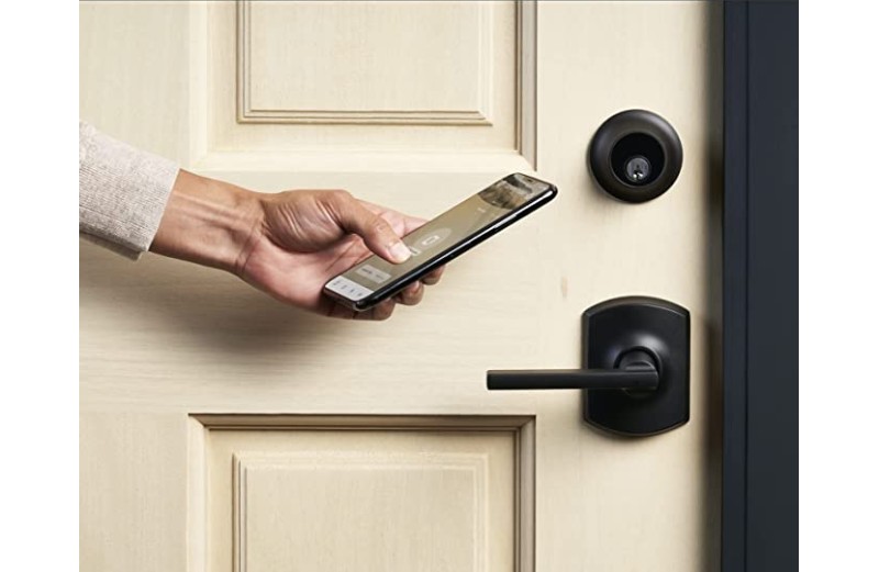 New ‘Level Lock+’ smart lock with Home Key support available for sale in Apple Retail Stores