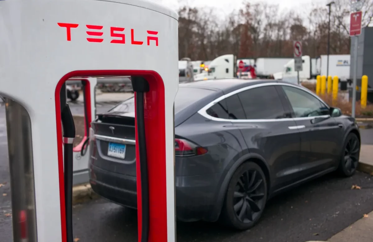 Tesla gains ground on 4680 battery cells, diminishes reliance on them
