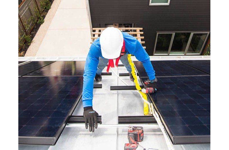 Signs You Need to Consult a Solar Panel Technician