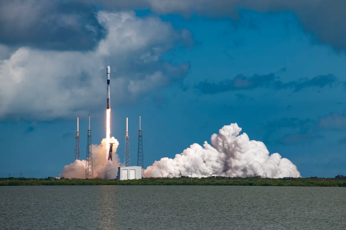 SpaceX Falcon 9 launches Intelsat’s Galaxy 37 communications satellite