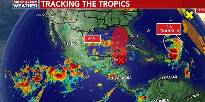 In the Caribbean Tropical Wave Put 93-L, refreshes in Atlantic