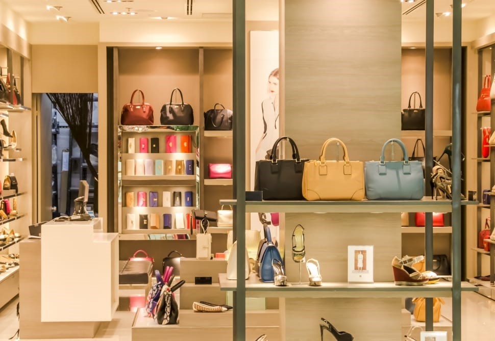 5 Factors to Consider Before Buying a Designer Handbag