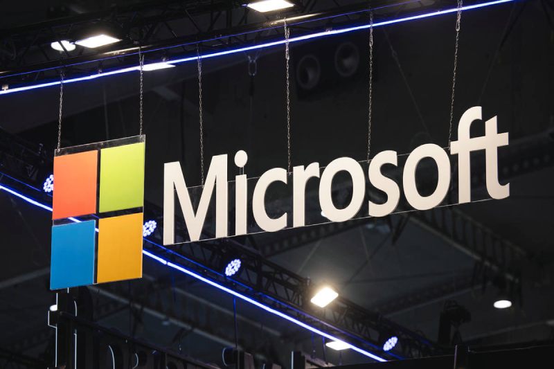 Microsoft Momentarily Surpasses Apple as the Most Valued Firm Globally