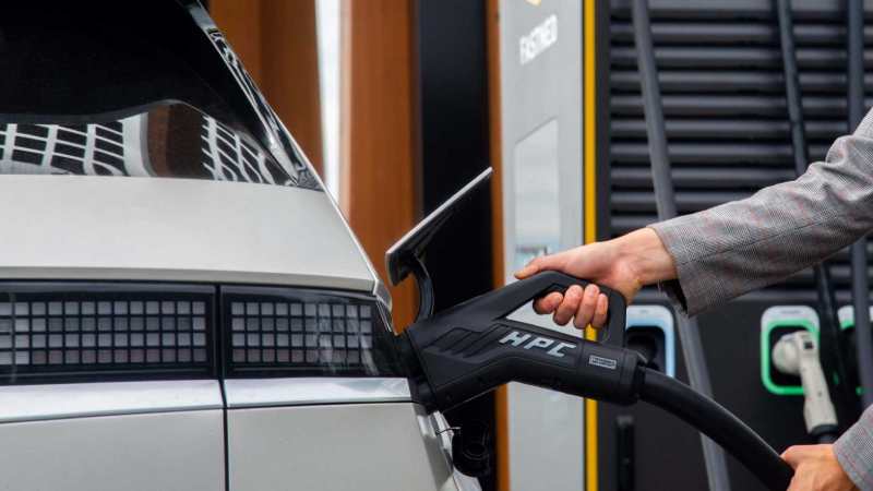 A Dutch EV Charging Business has Raised €27.5 Million to Expand its European Network