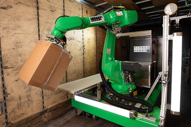 A Tech Business in California Introduces The Pixmo Truck Unloading Robot