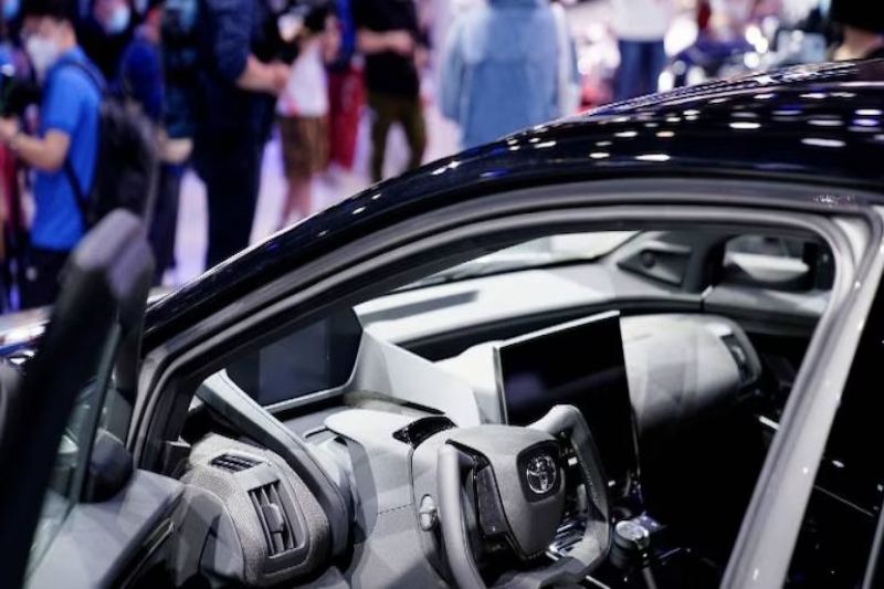 China's Xpeng EV Manufacturer Reveals AI Investment Plan and Massive Hiring