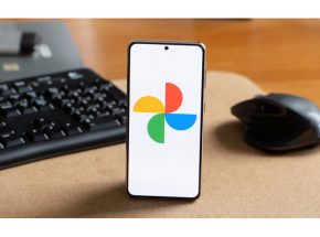 Google Photos Introduces Floating Navigation Bar for Android Users