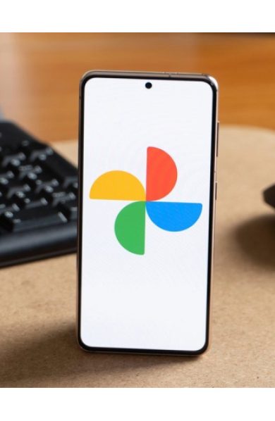 Google Photos Introduces Floating Navigation Bar for Android Users